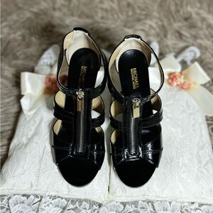Michael Kors Black Patent Leather Heels. Size US 7. zipper closure, very comfy